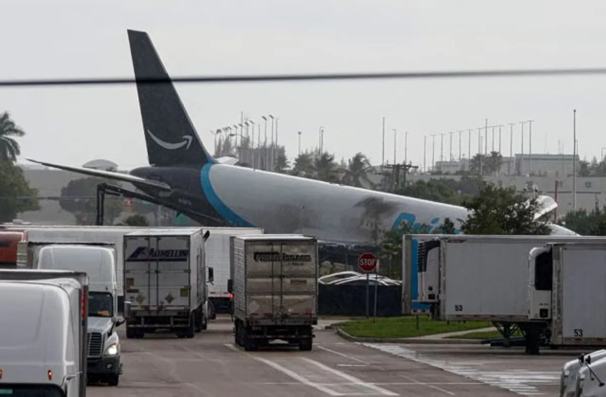 Amazon Frachtflugzeug in Miami abgestürzt: Mindestens fünf Tote