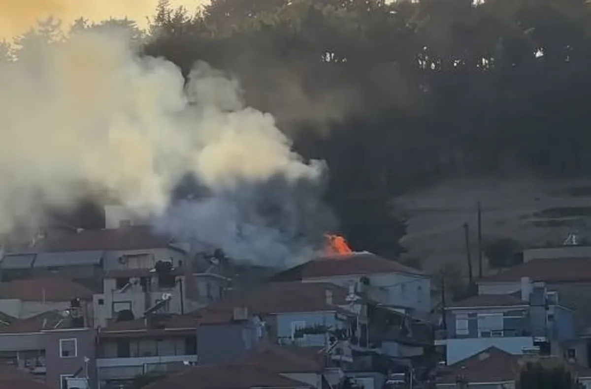 Brand in Wohnhaus in Mytilini: Nachbarn retten Situation