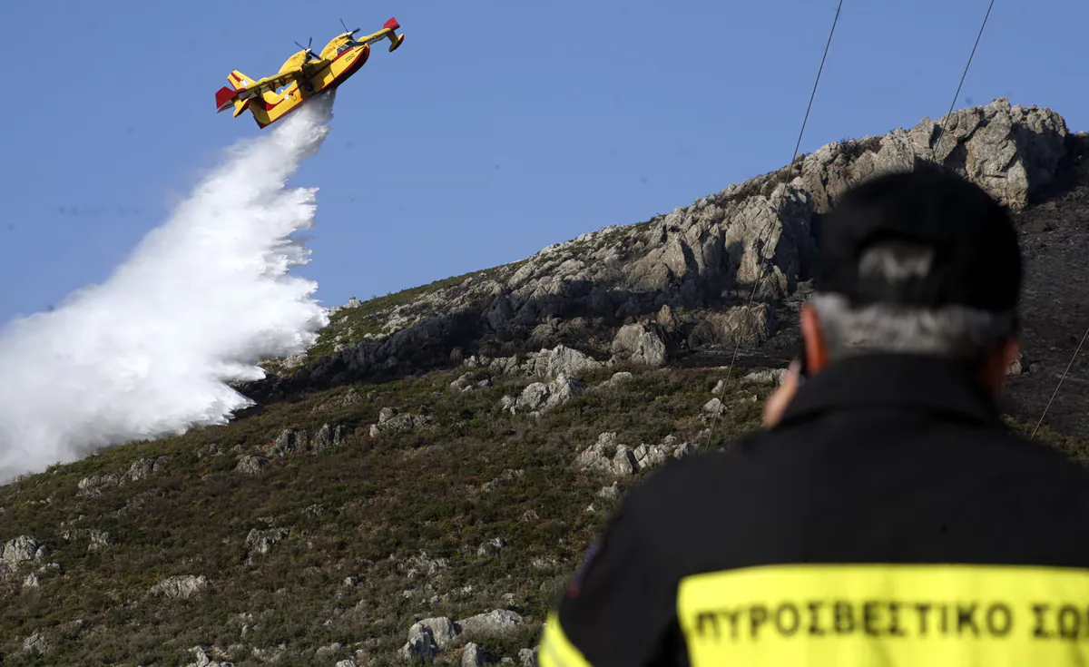 Brandgefahr in Soufli: Vier Löschflugzeuge im Einsatz gegen Flächenbrand