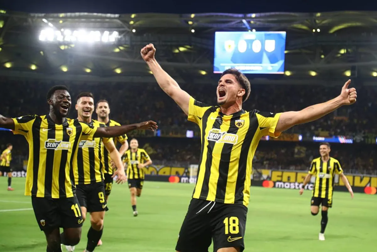 Sechs Spiele am dritten Tag brachten 22 Tore. Bayern München siegte deutlich, Manchester United und Como folgten mit hohen Siegen. AEK Athen steht nach einem 1:0-Erfolg auf Platz 16.