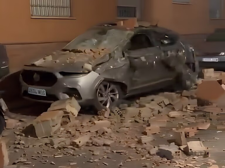 Erdbeben der Stärke 5,2 erschüttert Granada: Gebäude- und Fahrzeugschäden
