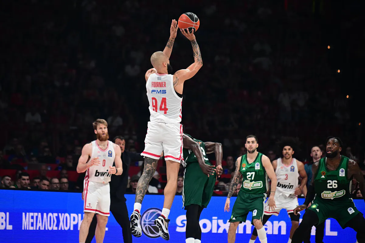 Evan Fourniers Kommentar zu den neuen Trikots von Olympiakos: Eine klare Botschaft an die Kritiker