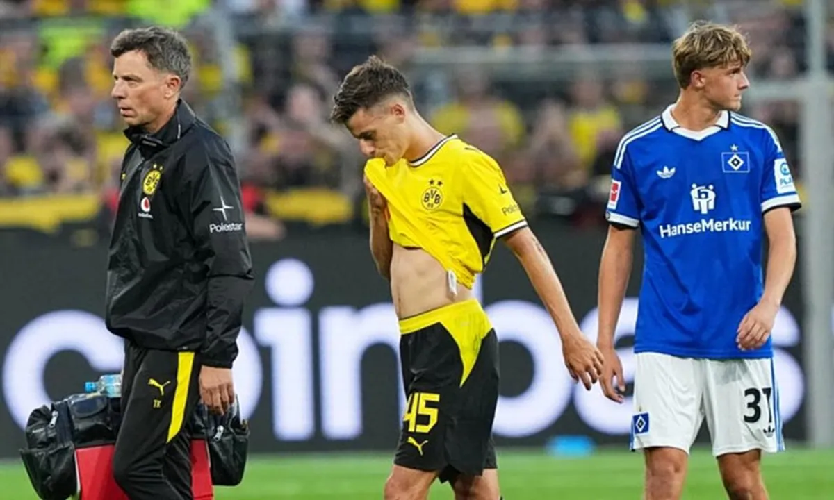 Giannis Konstantelias verletzt: Notwechsel im Spiel Dortmund gegen Hamburg