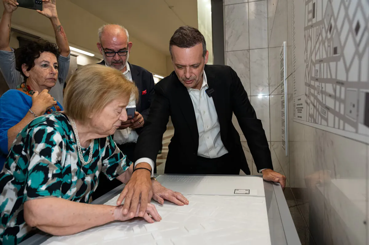 Haris Doukas will Athen als Modell einer inklusiven Stadt etablieren
