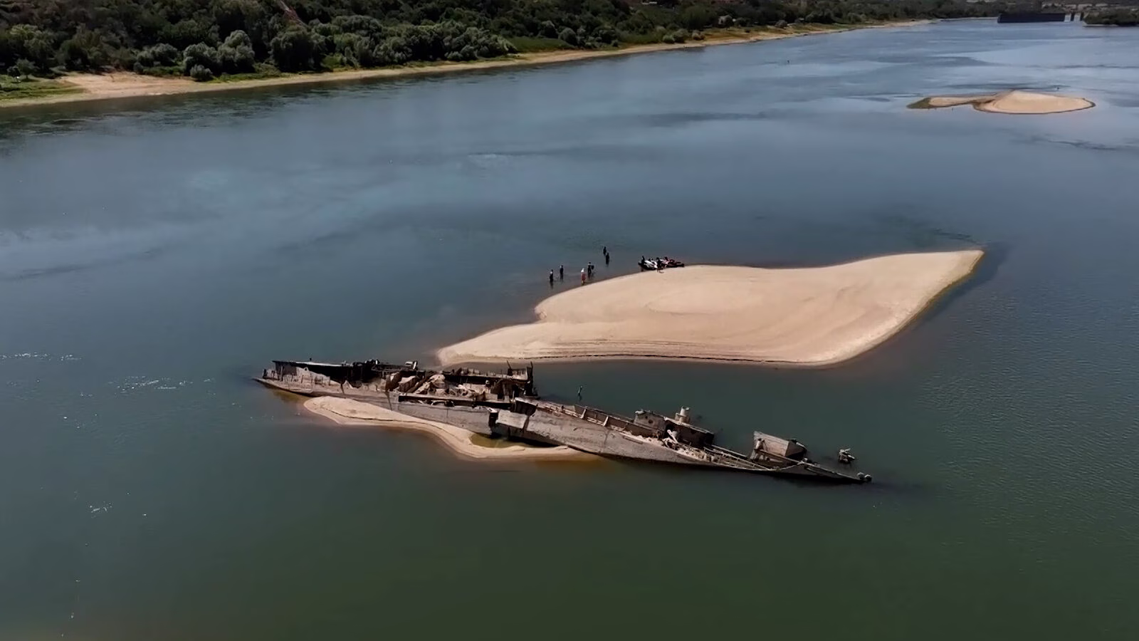 Historische Relikte aus dem Zweiten Weltkrieg tauchen im ausgetrockneten Donau auf