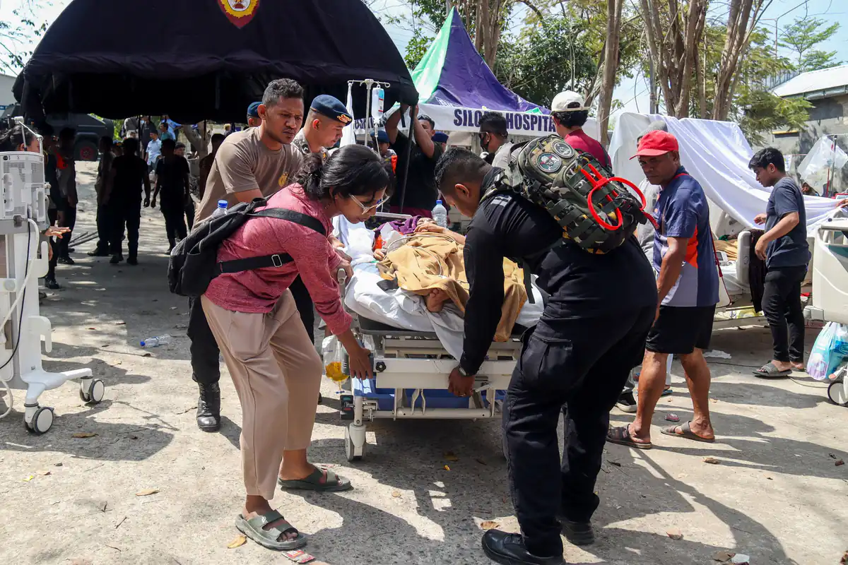 Indonesien nach schwerem Erdbeben: Opferzahlen steigen, Infrastruktur stark beschädigt