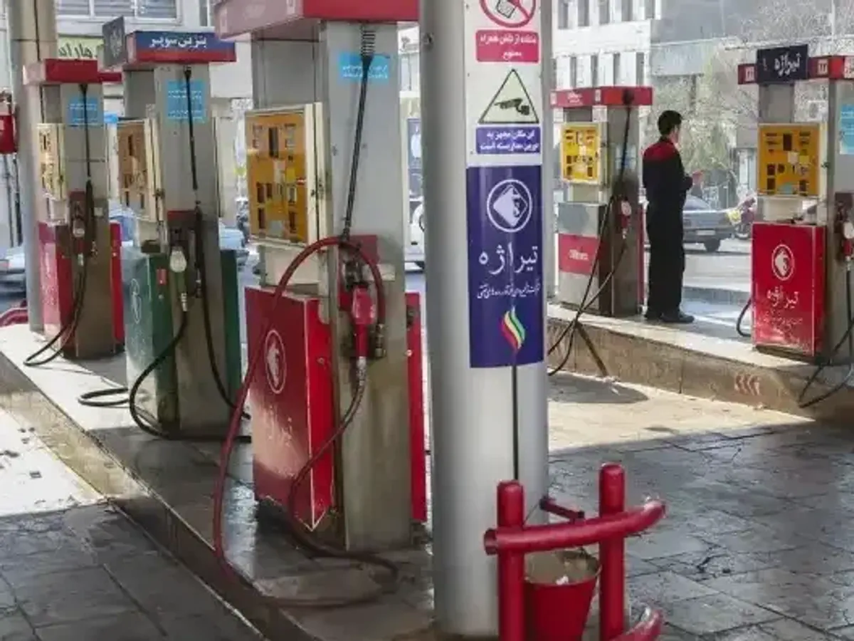Iran: Lange Schlangen an Tankstellen in Teheran nach US-Sanktionsankündigung