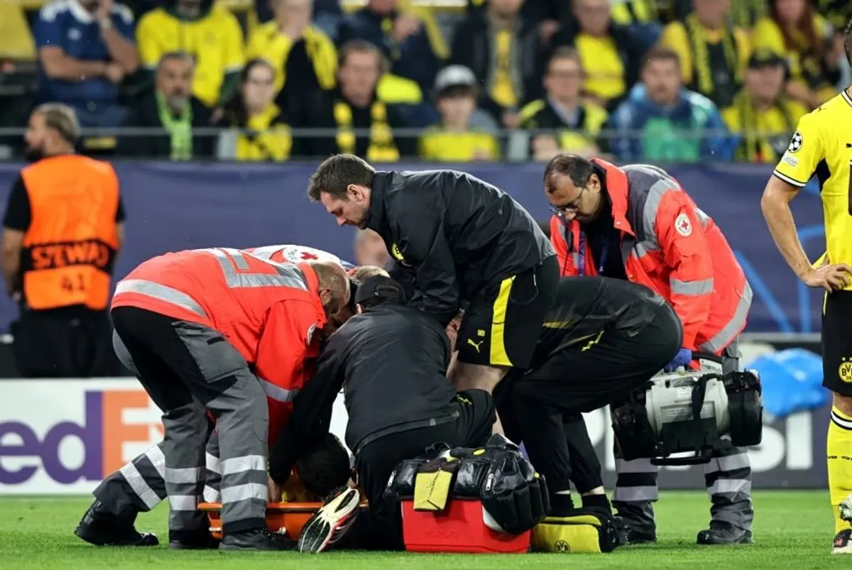 Karetsas verletzt sich bei Dortmund gegen Villarreal und verlässt Spielfeld auf Trage