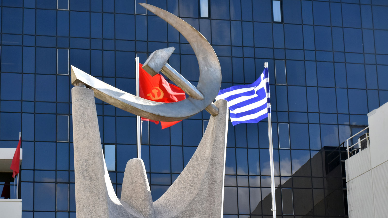 KKE: Monopole genießen Ausnahmeregelungen, während Arbeitnehmerbedürfnisse beschnitten werden