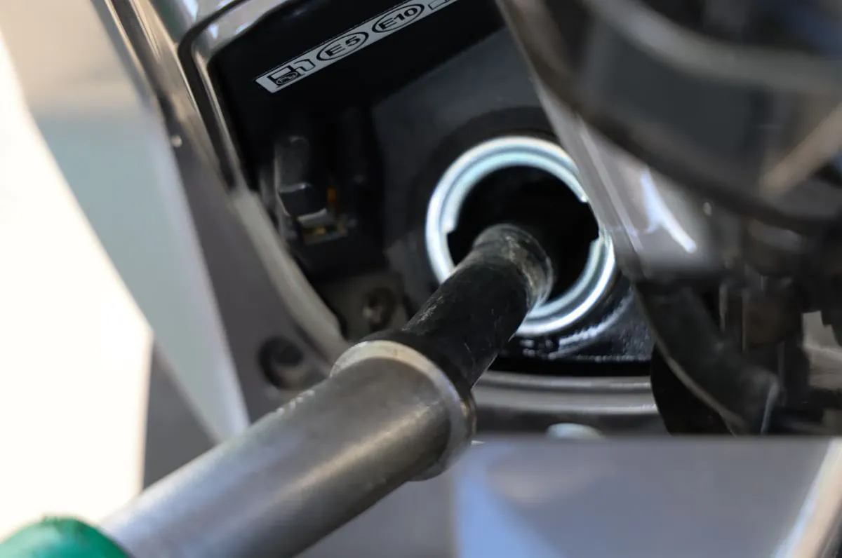 Kraftstoffpreise: Steuern belasten Autofahrer massiv