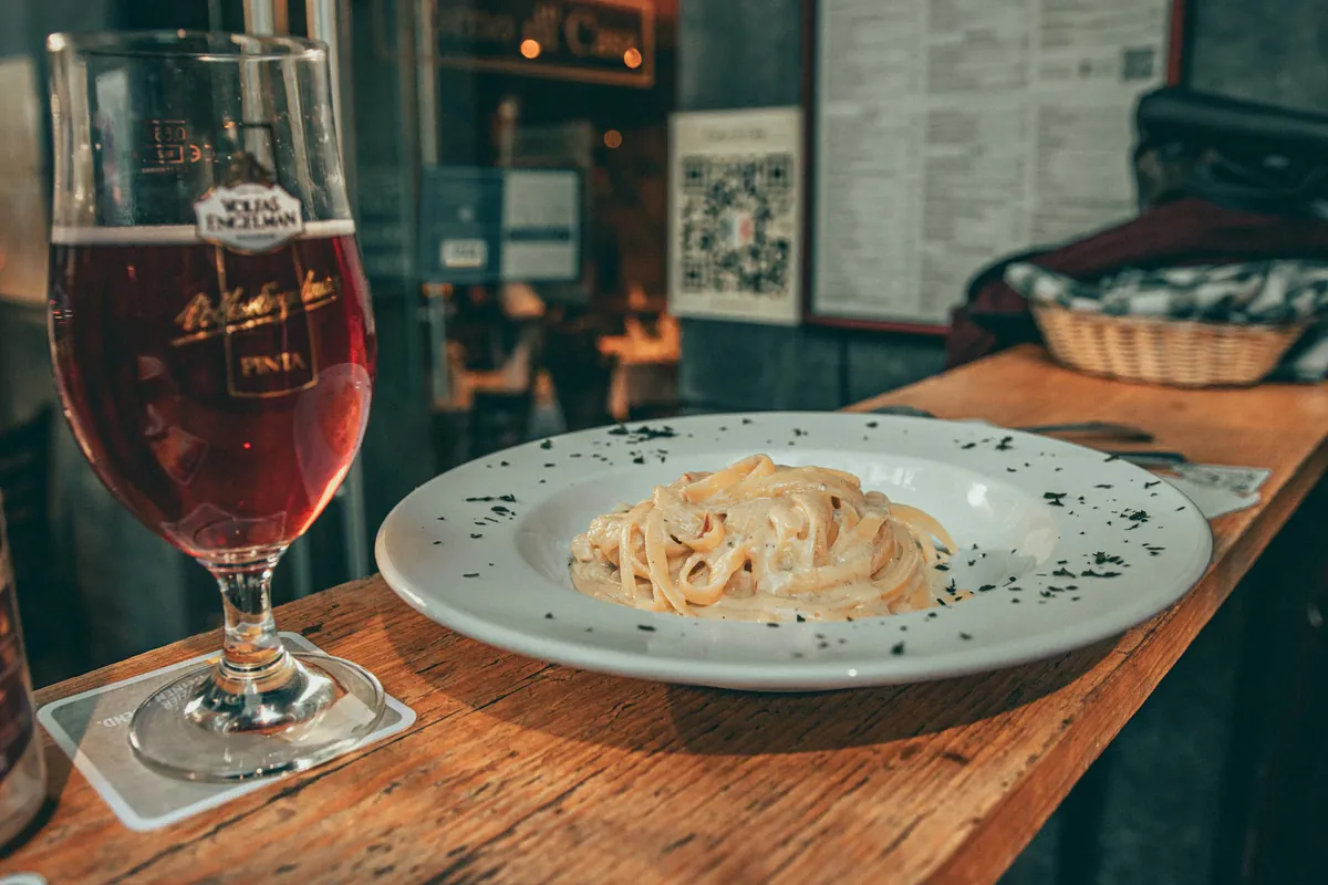 Leichte Carbonara mit Joghurt und Gemüse