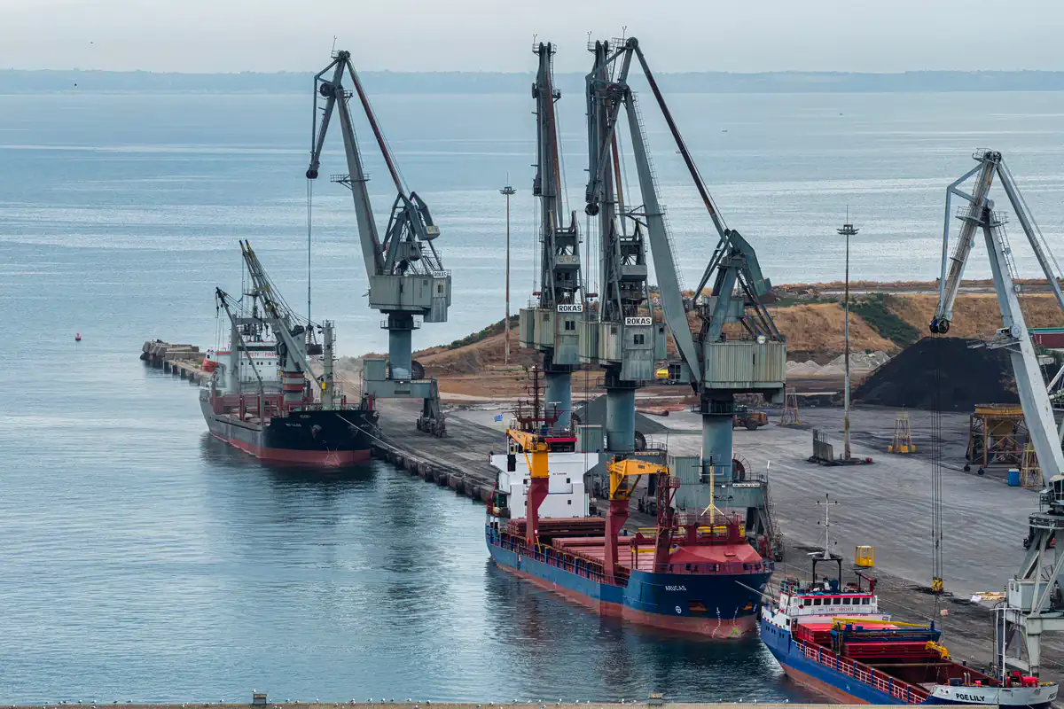 Vorfall im Hafen von Thessaloniki: Messerbedrohung durch Seemann