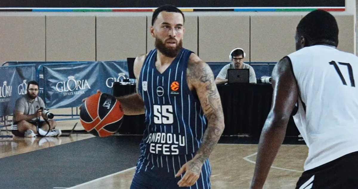 Mike James wechselt zu Anadolu Efes: Gründe für die Entscheidung