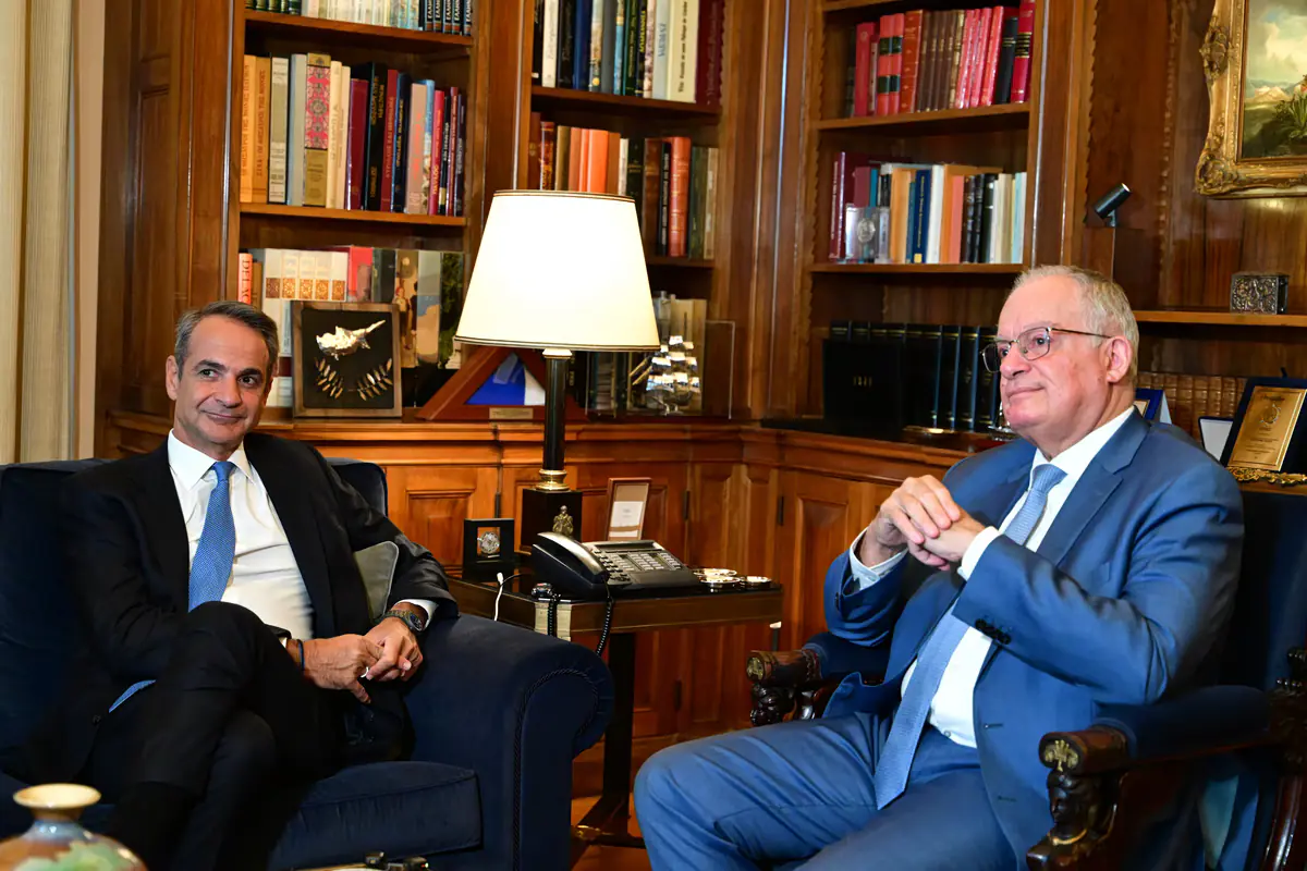 Mitsotakis kündigt Subventionen an der Zapfsäule und höhere Heizölzuschüsse an, kann eine Senkung der Sonderverbrauchsteuer jedoch nur mit einer EU-weiten Ausnahme umsetzen