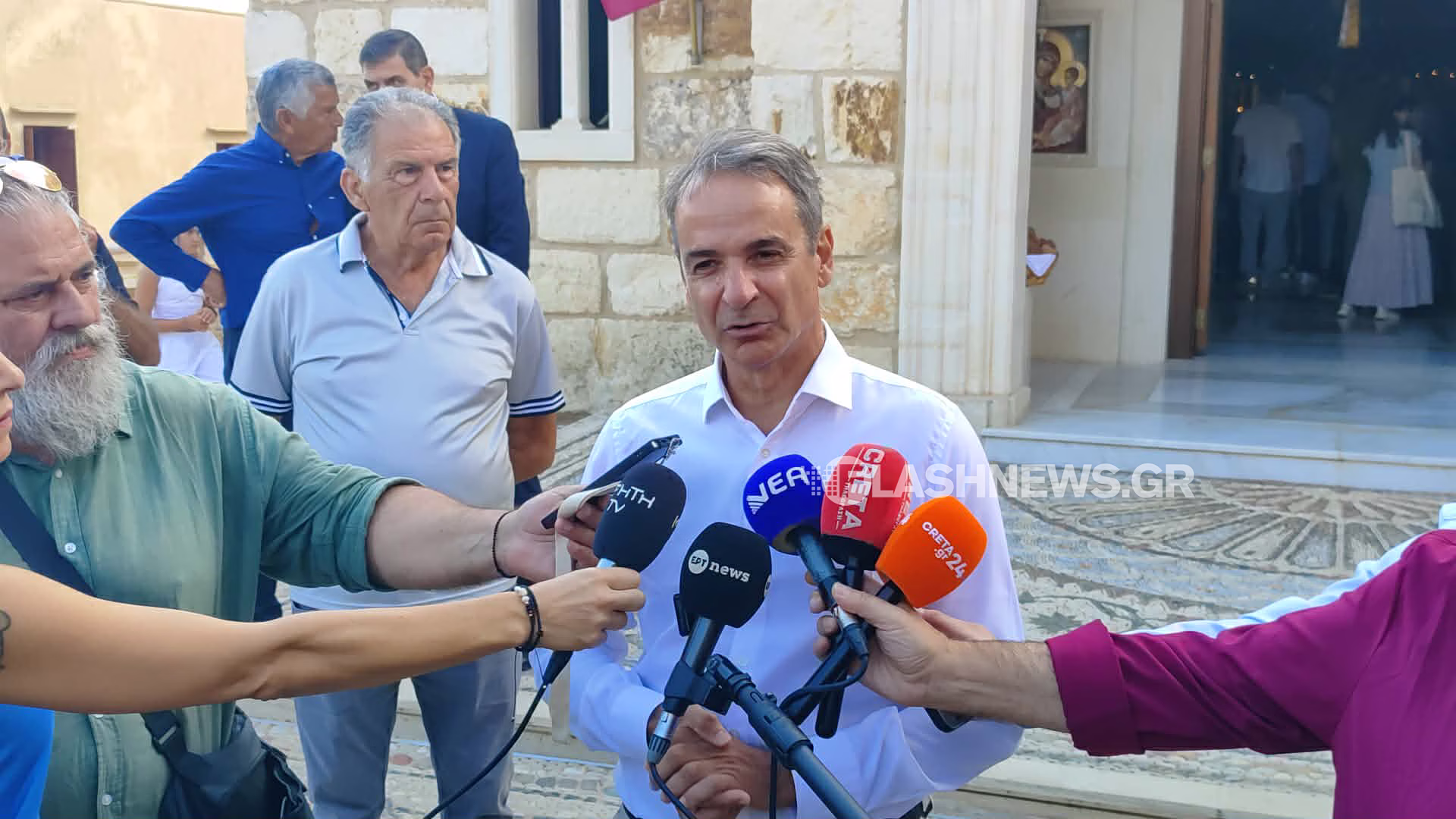 Mitsotakis würdigt Einsatzkräfte bei Waldbränden von Chania aus