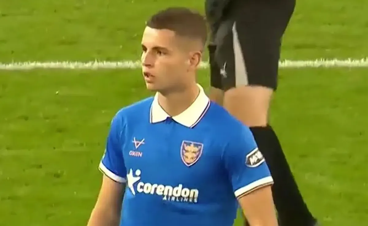 Christos Mouzakitis gibt Debüt für Hull City im Carabao Cup