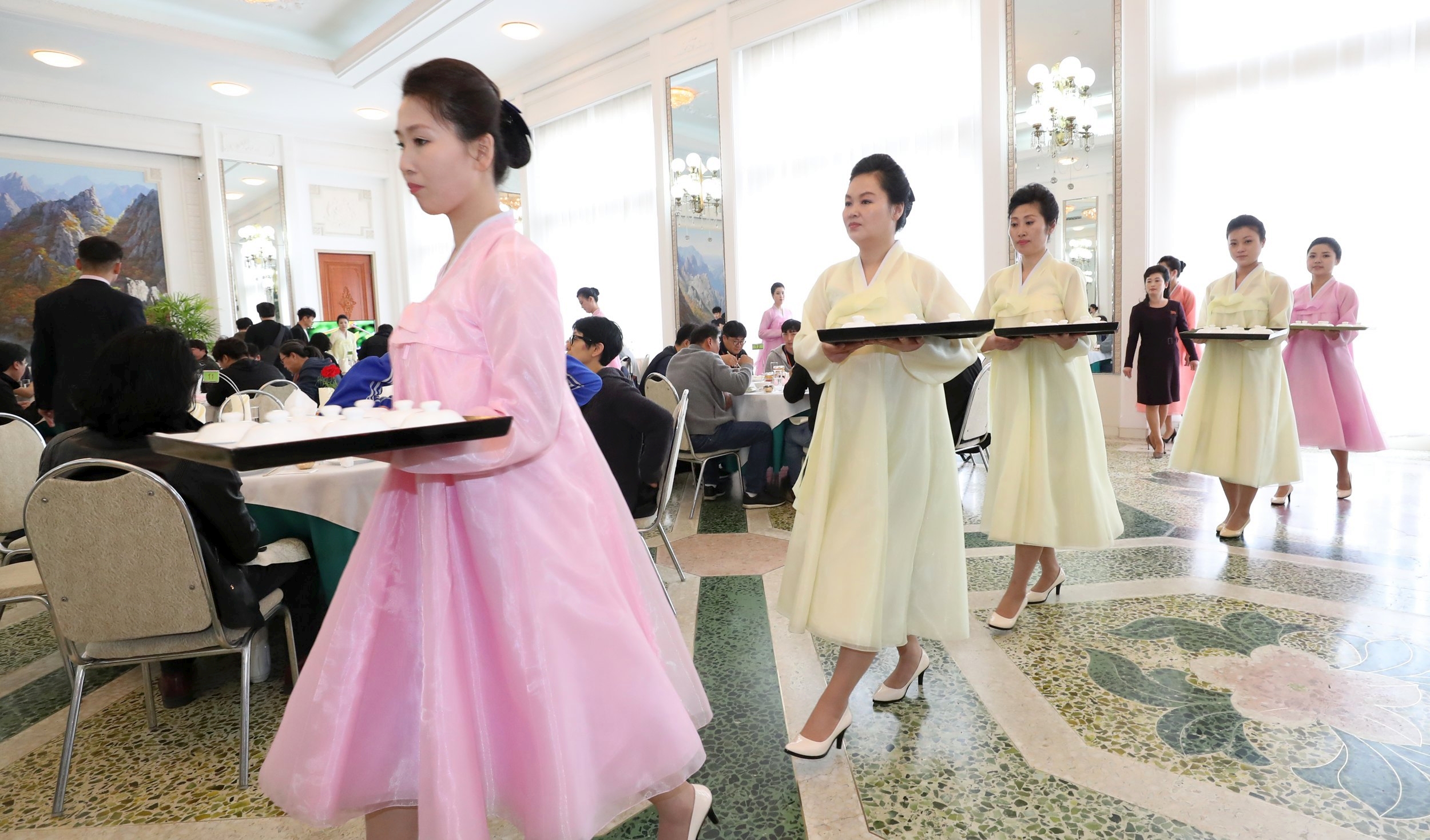 Nordkoreas ungewöhnlicher Hitzetipp: Abkühlung mit Hundesuppe