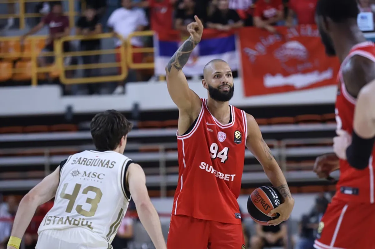 Olympiakos gewinnt gegen Fenerbahce mit 82-77