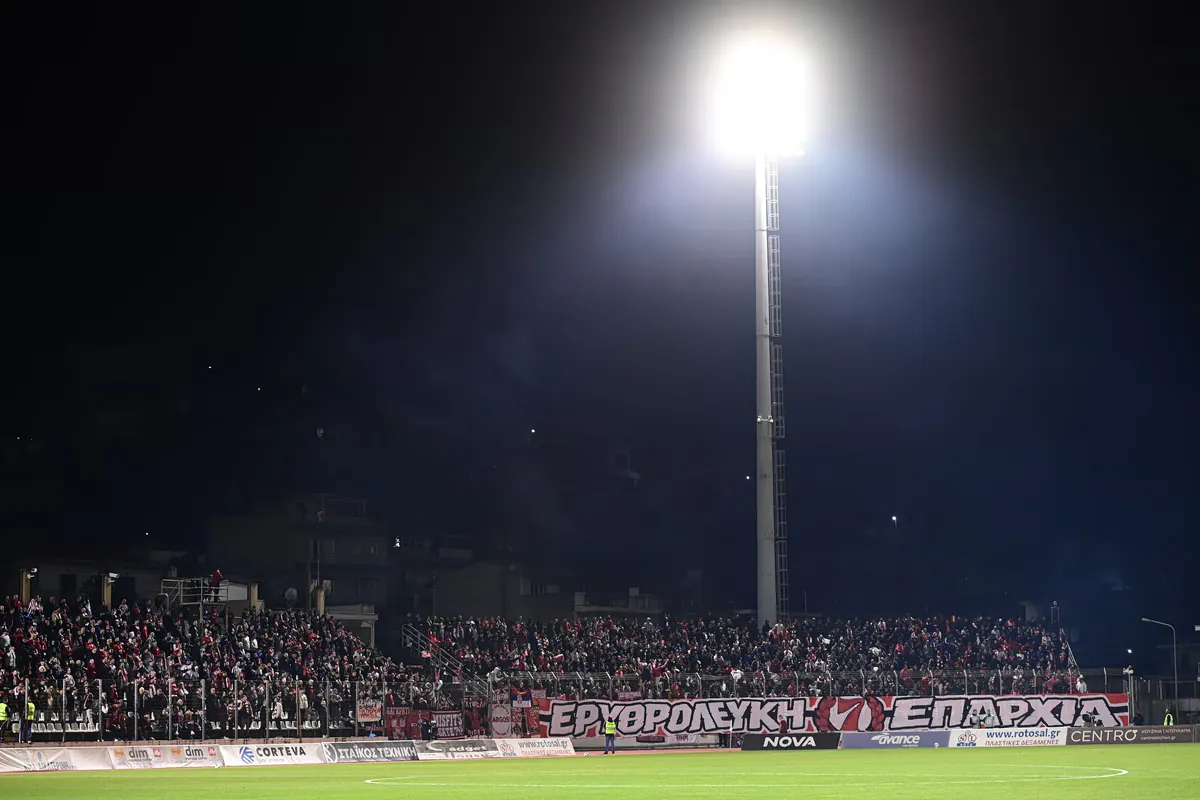 Mehr als 2500 Fans werden im Stadion von Livadia erwartet, nachdem die ersten Tickets innerhalb weniger Stunden ausverkauft waren.