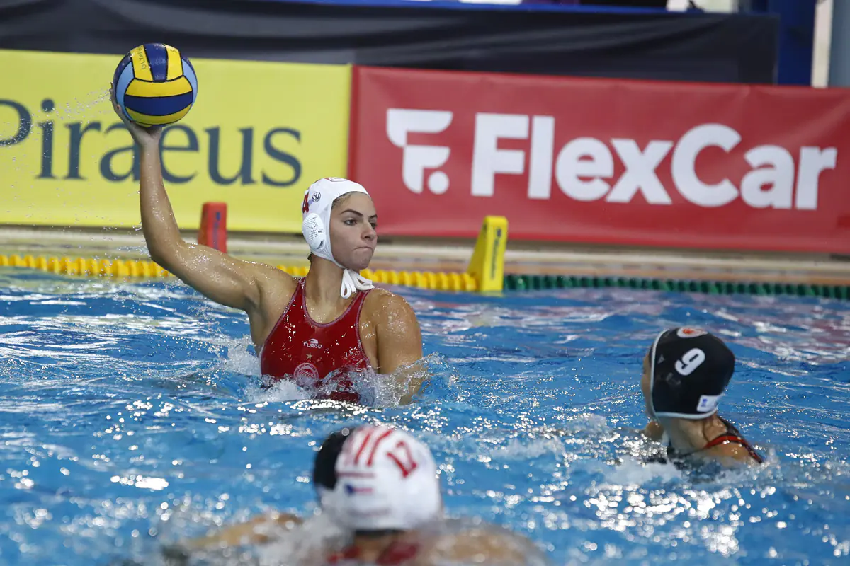 Olympiakos Wasserball Damen dominieren mit 29:2 gegen Larisa