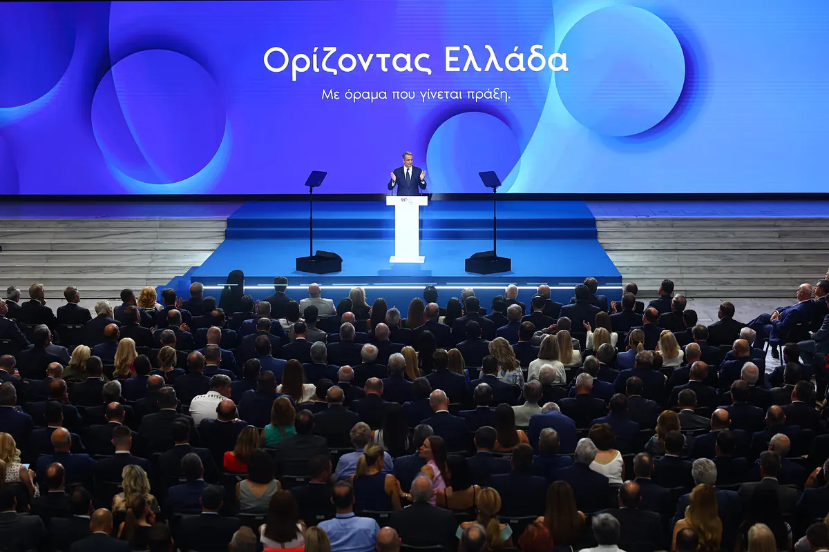 PASOK kritisiert Mitsotakis: ND fordert neue Amtszeit für unerledigte Aufgaben