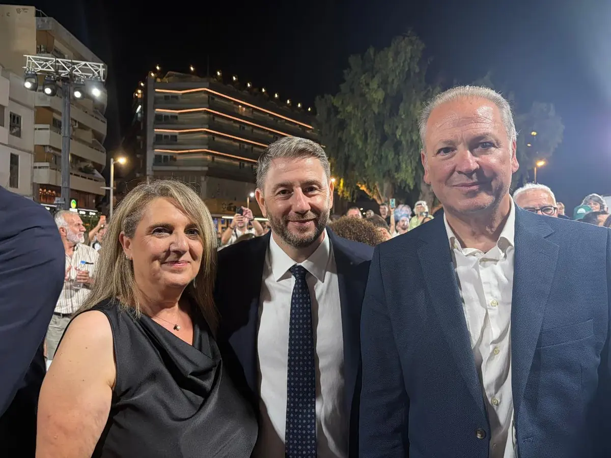 PASOK bestätigt Übertritte von Teligioridou und Avramaki