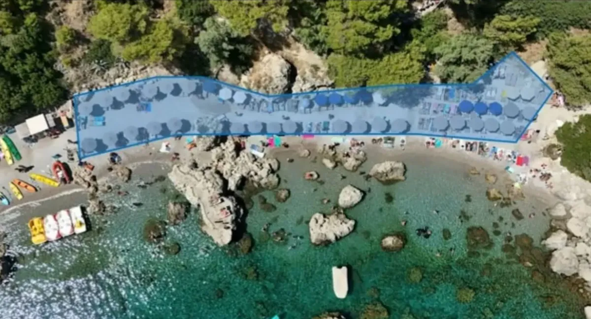 Rhodos: Kontroverse um Strandnutzung am "Anthony Quinn"-Strand – Geringe Zahlung trotz hoher Ausschreibung