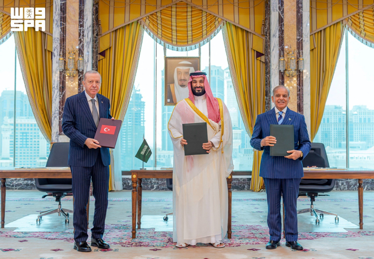 Saudi-Arabien, Pakistan und Türkei unterzeichnen gemeinsames Verteidigungsabkommen in Mekka
