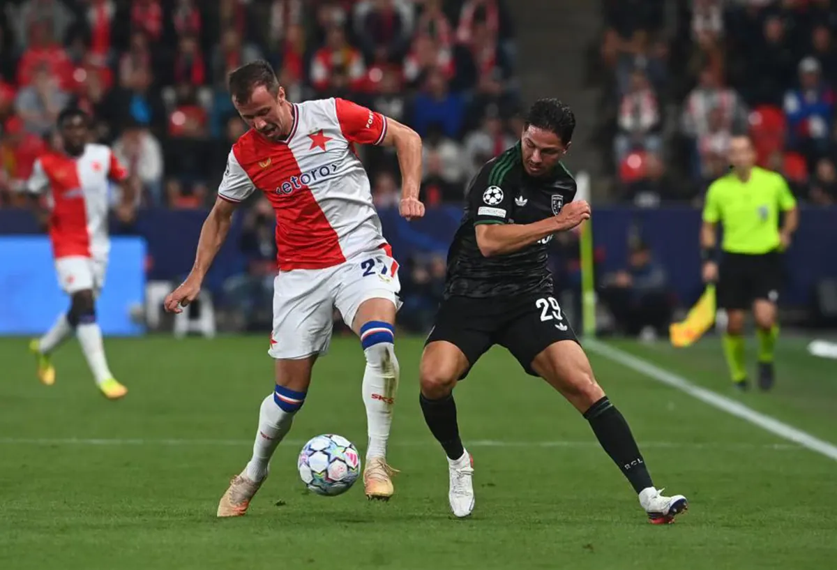 Slavia Prag - Lens 2:3: Späte Tore sichern Lens den Sieg
