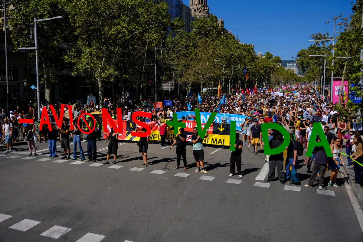 Spanische Flughafenerweiterung löst massive Proteste aus