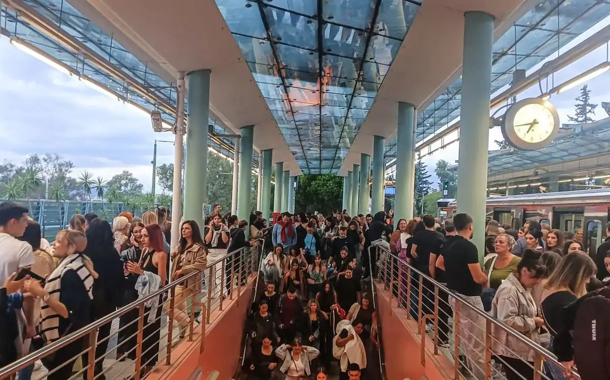 STASY Metro OAKA Konzert: Massiver Ansturm nach Anna Vissi