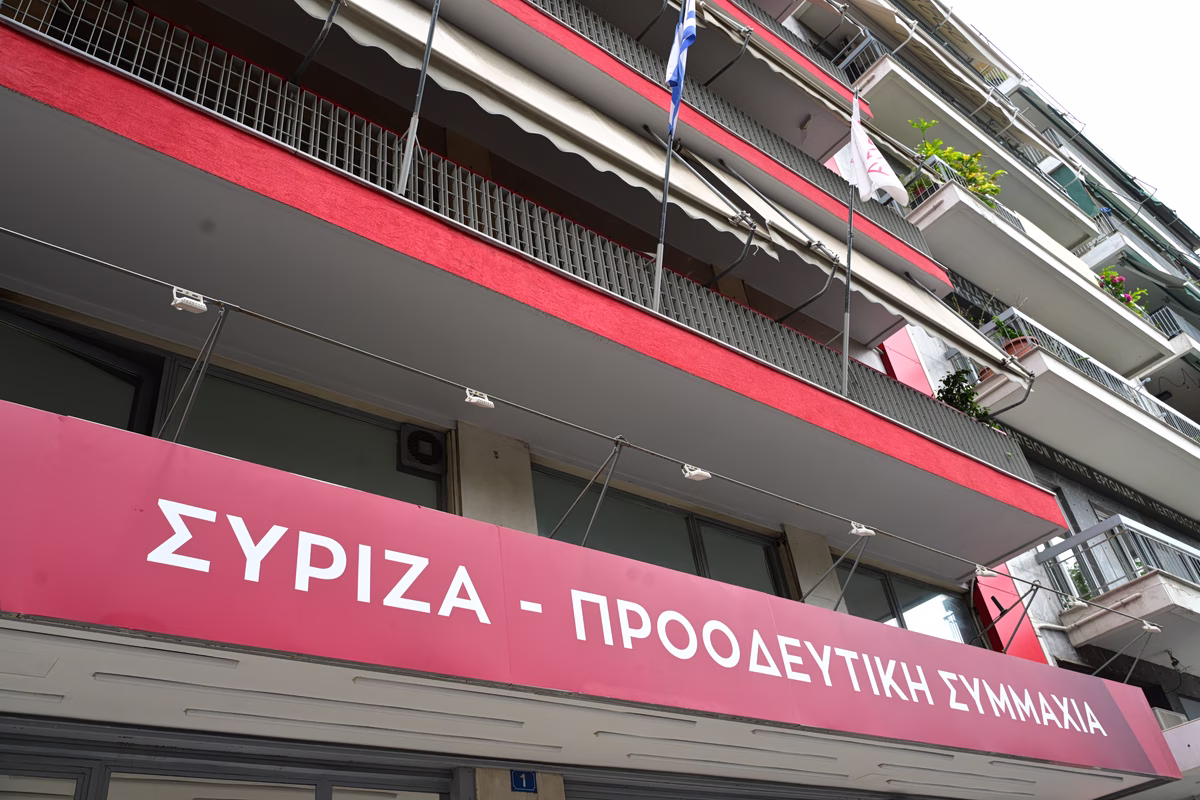 SYRIZA kritisiert Zustände auf Paros: "Wer will mich schon kontrollieren?"