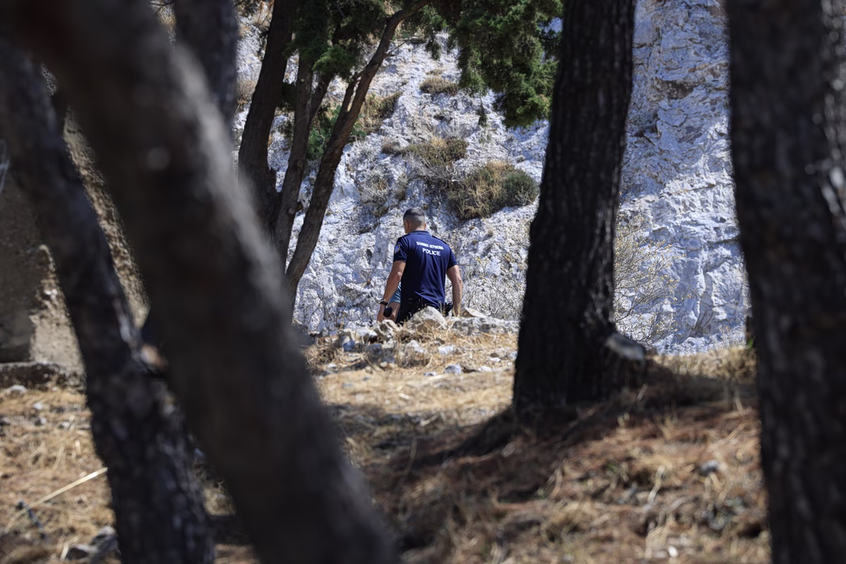 Todesfall am Lykabettus: Untersuchung des Fundes einer 57-Jährigen in einer Höhle