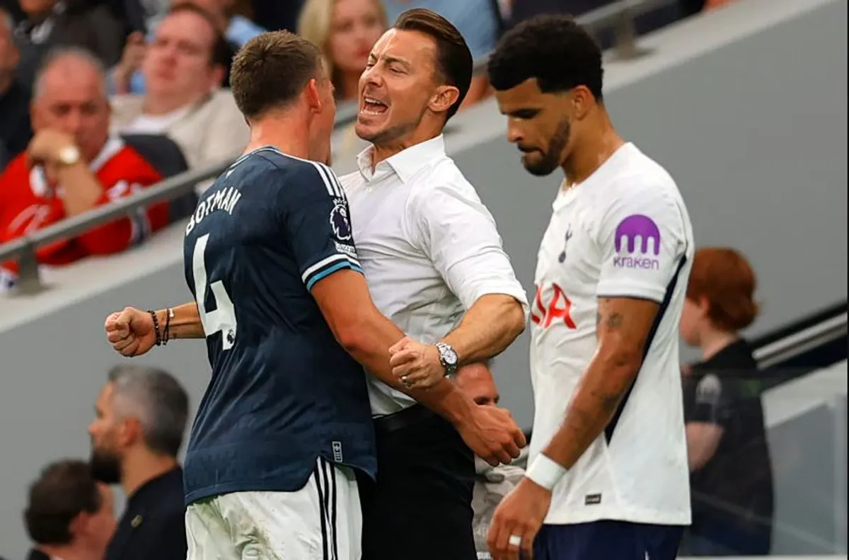Tottenham Hotspur unterliegt Newcastle United mit 0:2 – Schwacher Saisonauftakt trotz Verstärkungen