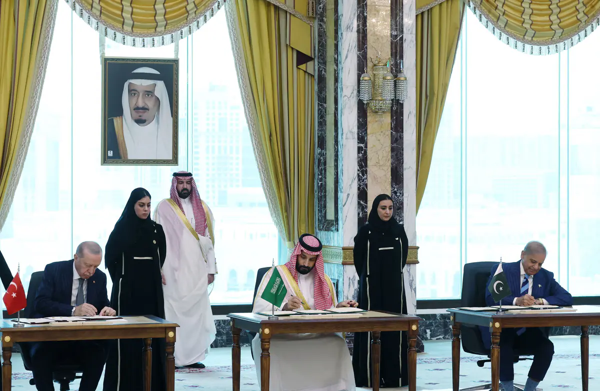 Türkei, Saudi-Arabien und Pakistan etablieren politische und militärische Mechanismen im Rahmen des Mekka-Abkommens