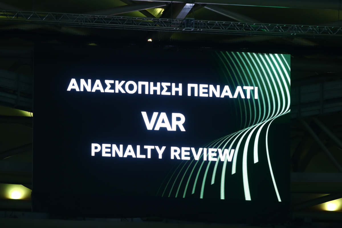 UEFA führt europaweit einheitliches VAR-Protokoll ein: Vier Schritte zur mehr Transparenz