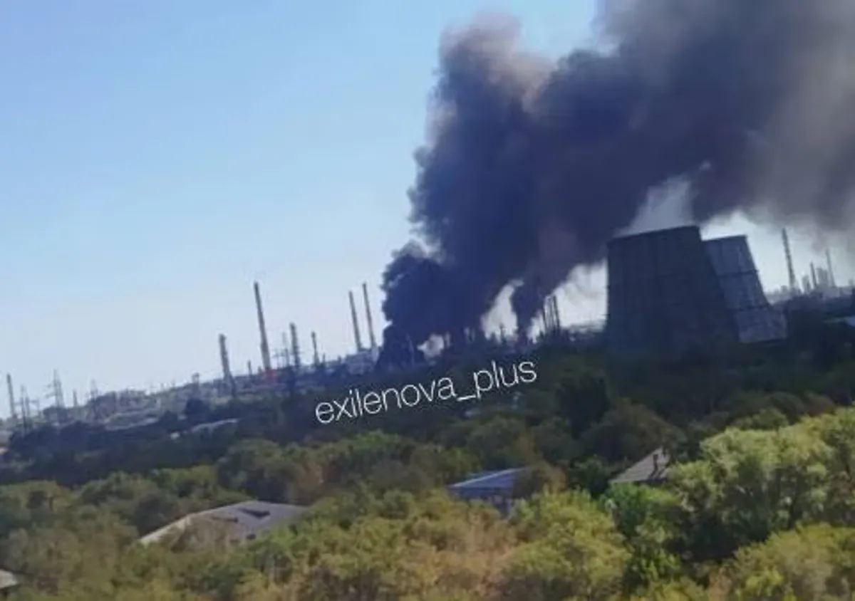 Ukrainischer Drohnenangriff auf Ölraffinerie in Orsk: Eine Analyse der erweiterten Reichweite