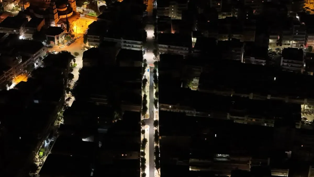 Umfassende Straßenmodernisierung in Ampelokipi abgeschlossen