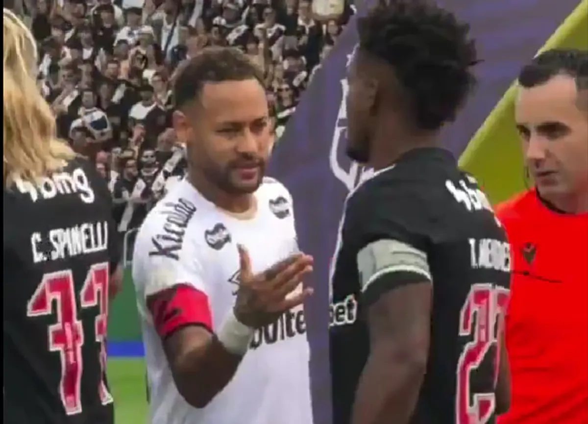 Unbehagliche Begegnung: Neymar und Mendes bei Handshake-Vorfall