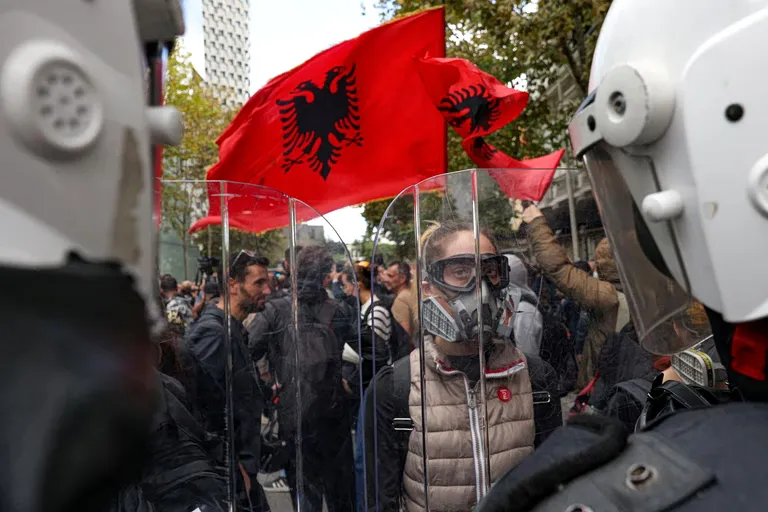Unruhen in Albanien 2026: Warum die Krise Edi Rama übersteigt