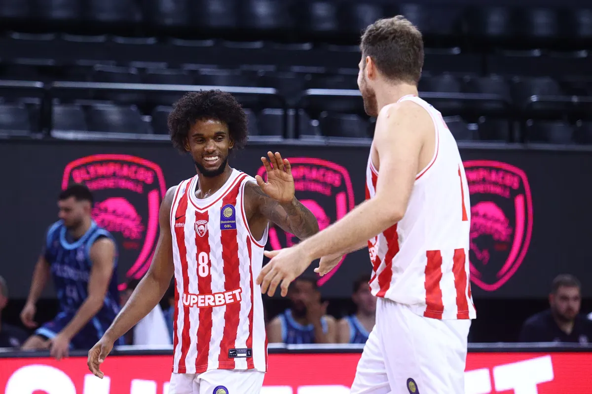 Gian Montero Olympiakos: 30 Punkte im Debüt-Sieg