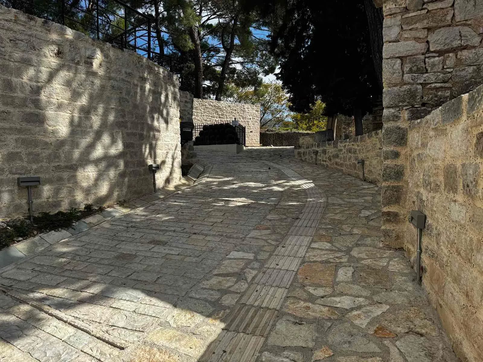 Barrierefreiheit in Ioannina: Akropolis fertig 2026