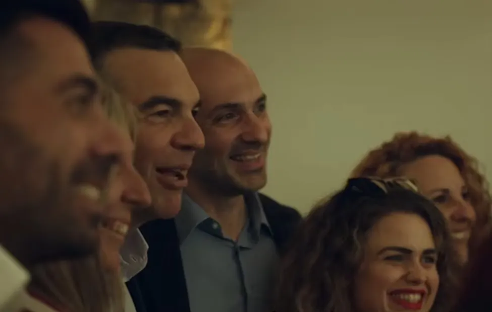 Alexis Tsipras' politisches Dokumentarfilmdebüt: Eine Reflexion über Ideologie und Politik
