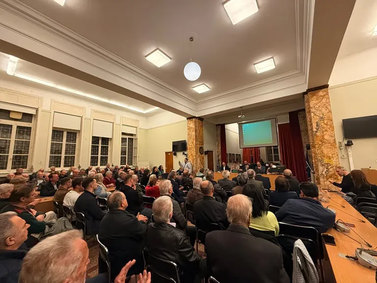 ELAS politische Expansion: Aufbau lokaler Organisationen