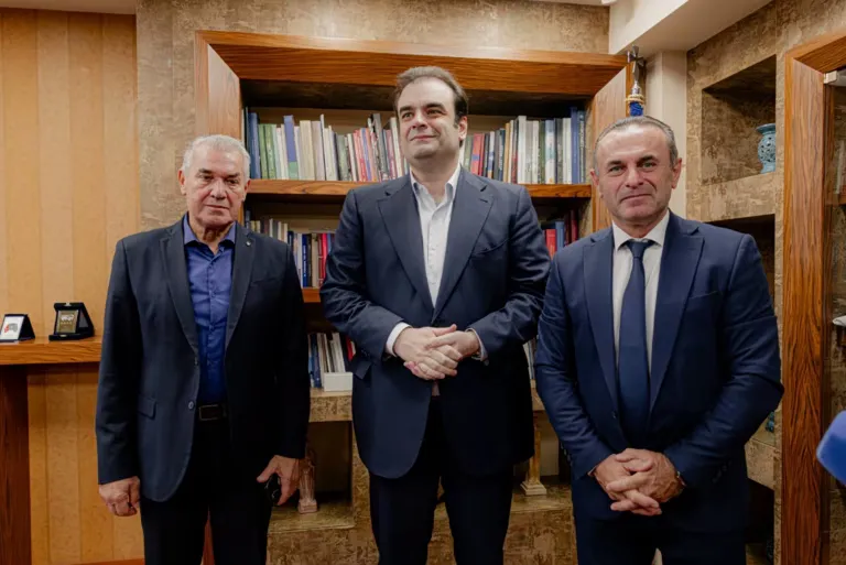 Finanzielle Forderungen Drama: Treffen mit Minister