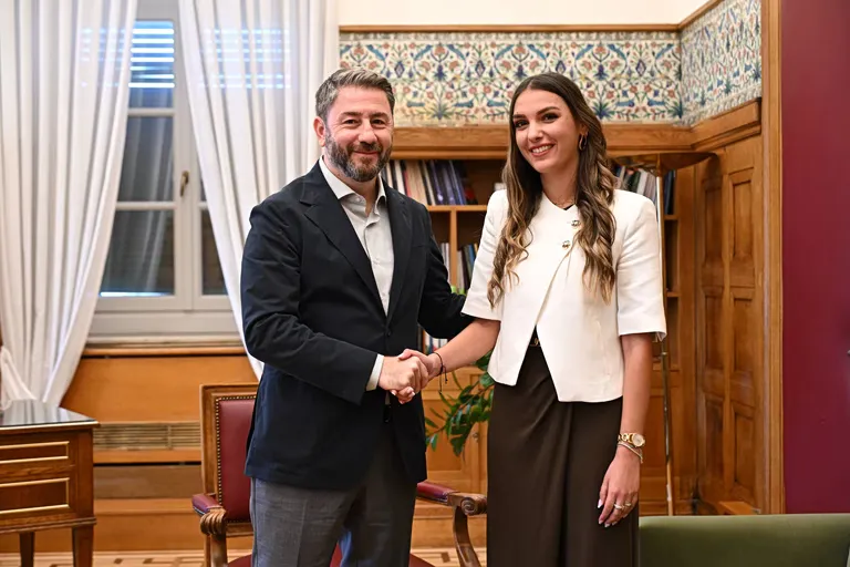 Myrto Korovesi PASOK: Beitritt zur parlamentarischen Gruppe