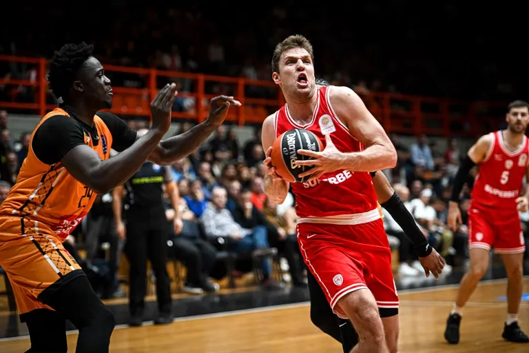 Olympiakos Piraeus Sieg mit 85-45 gegen Promitheas Patras