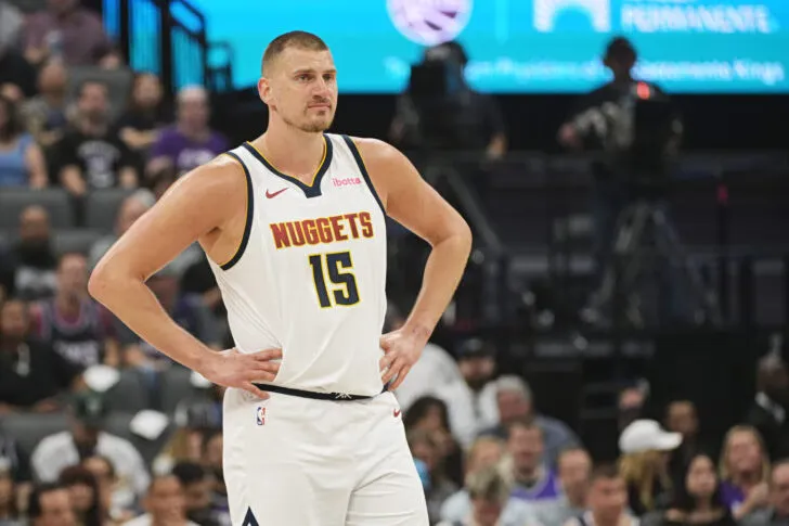 Nikola Jokić: Magischer No-look Pass in der NBA