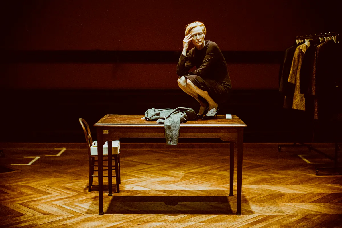 Tilda Swinton Material Evidence: Ein Blick durch Objekte