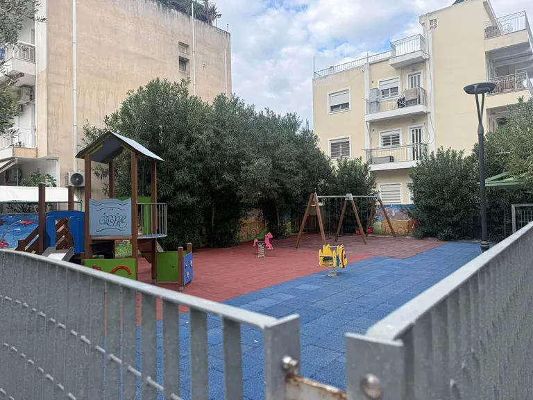 Spielplatz in Palaió Faliéro: Gemeinde sichert Grünraum